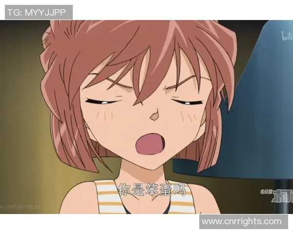 柯南脚踩足球挑战顶级球星瞬间惊呆全场,引爆热议与关注